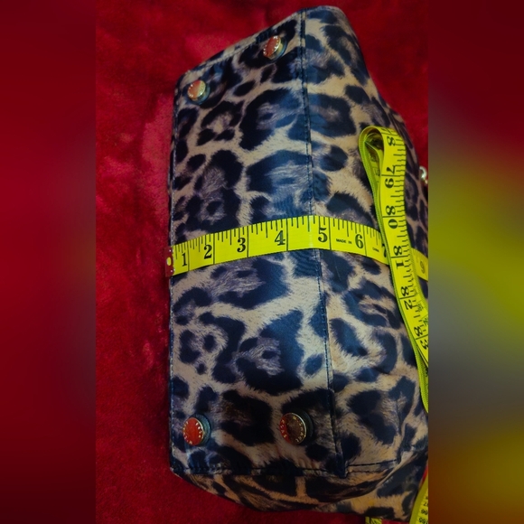 Michael Kors Kelsey Large Leopard Print Nylon Tote Bag - Brown and Black - Picture 8 of 13